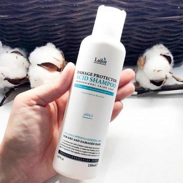Безлужний шампунь для пошкодженого волосся з pH 4.5 Lador Damage Protector Acid Shampoo 641 фото