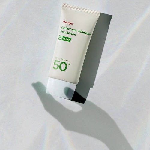 Серум сонцезахисний з галактомісисом Manyo Galactomy Moisture Sun Serum SPF50+/PA++++ KSK 28 фото