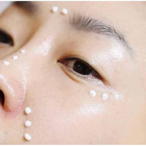 Инновационный антивозрастной крем для век с эффектом лифтинга A.H.C. Ten Revolution Real Eye Cream For Face 4137 фото