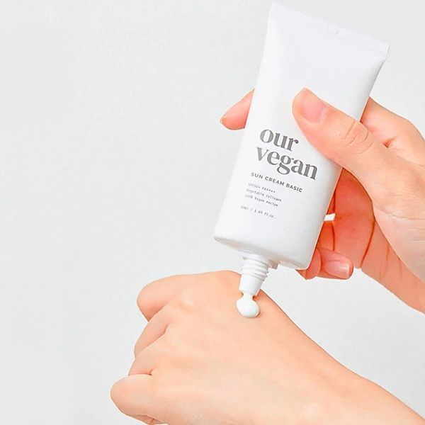 Солнцезащитный крем веганский базовый Manyo Factory Our Vegan Sun Cream Basic SPF50+ PA++++ M238826 фото