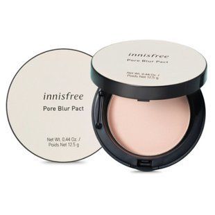 Матирующая пудра предотвращает появление жирного блеска Innisfree Pore Blur Pact 467 фото